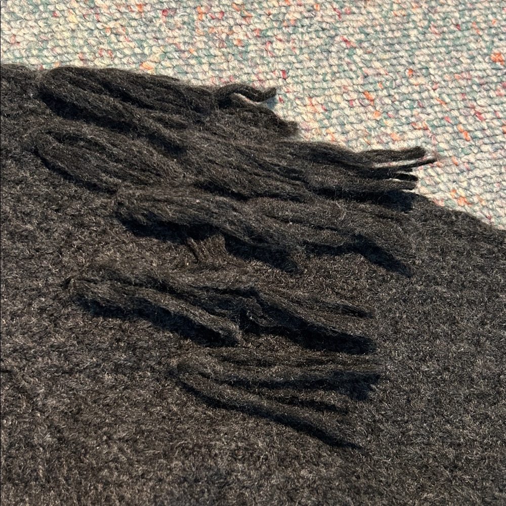 NWT SIZE Small Black/Grey Fringe Sweater - Picture 9 of 11
